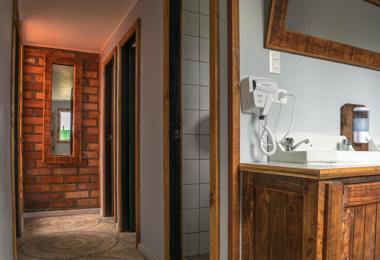 Puma House Hostel Пуерто Наталес Екстериор снимка