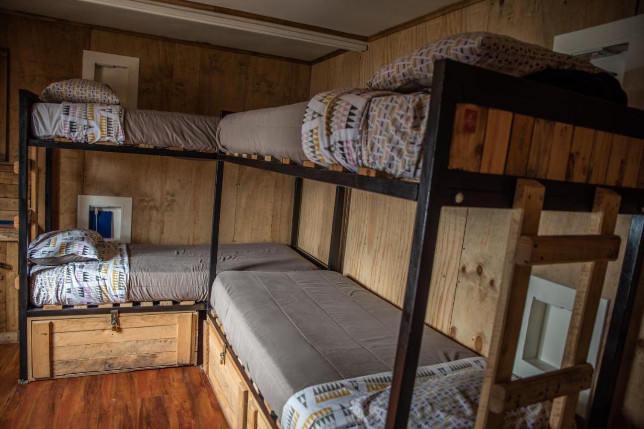 Puma House Hostel Пуерто Наталес Екстериор снимка