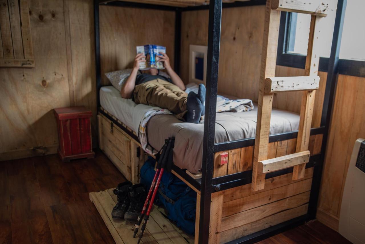 Puma House Hostel Пуерто Наталес Екстериор снимка