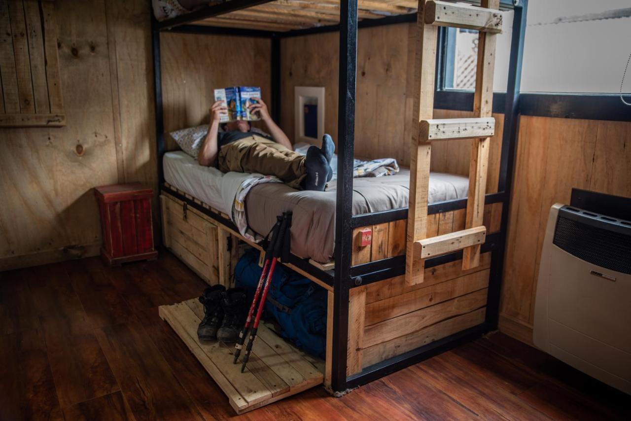Puma House Hostel Пуерто Наталес Екстериор снимка